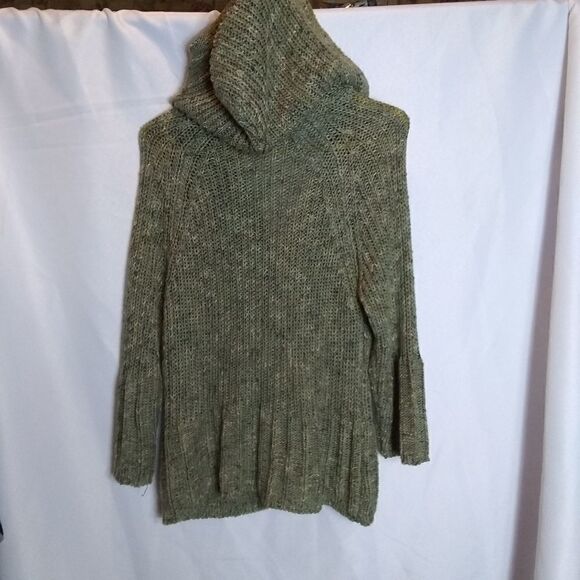 BCBGMaxazria sweater   - Picture 2 of 5